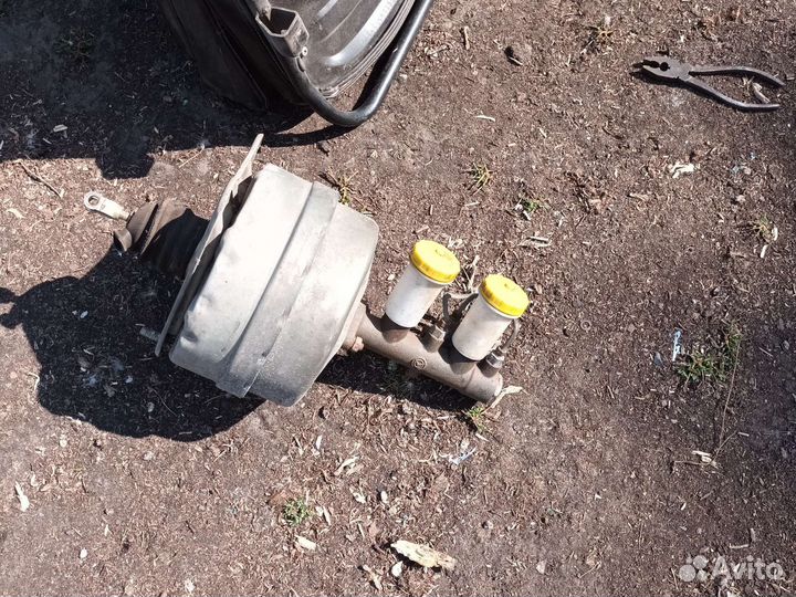 Вакуумный усилитель тормозов УАЗ469