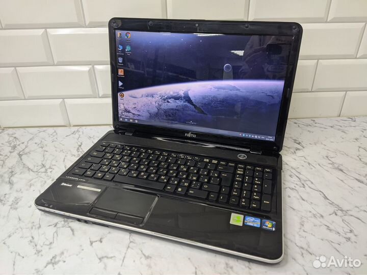 Ноутбук Fujitsu LifeBook Core i3