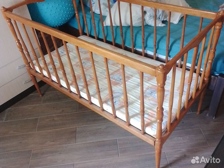 Детская кроватка