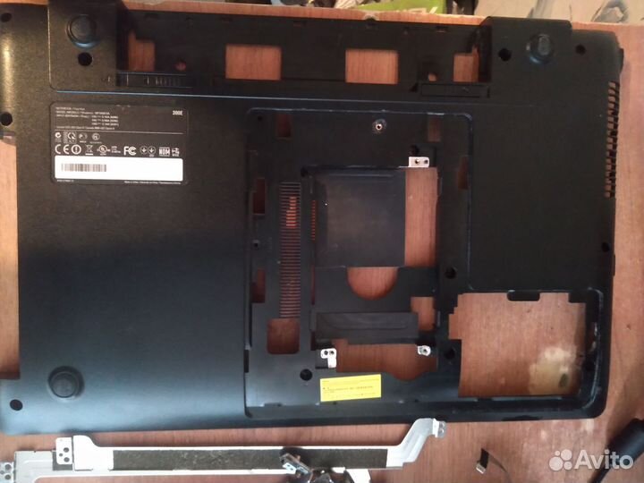 Поддон samsung np300e5a