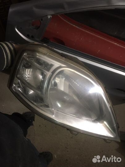Фара правая LADA largus