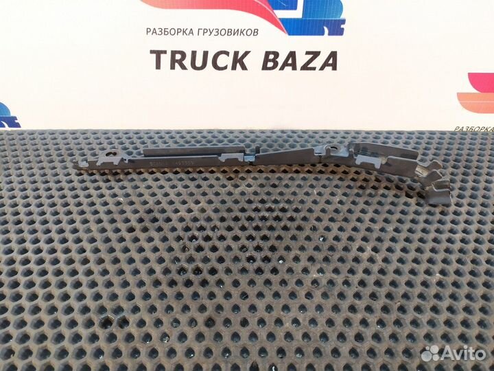 1493309 Кронштейн проводки двигателя