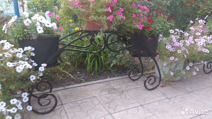 Подставки под уличные и комнатные цветы