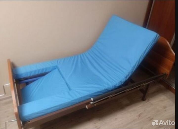 Медицинская кровать для лежачих больных