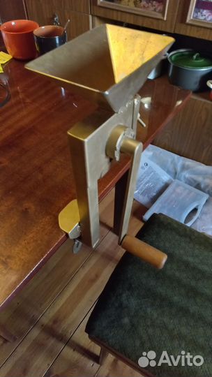 Орехоколка