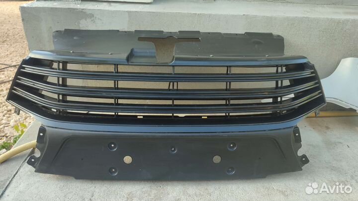 Передняя решётка бампера
