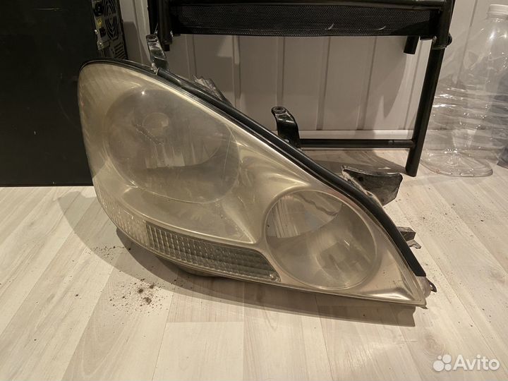 Фара правая toyota ipsum acm 21-24