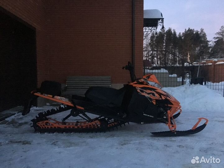 Arctic cat M8000