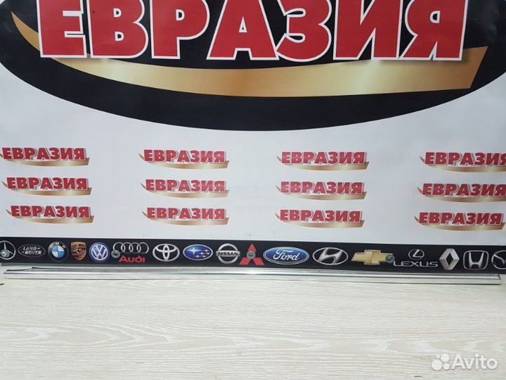 Молдинг стекла задний правый Bmw 5-Series F10