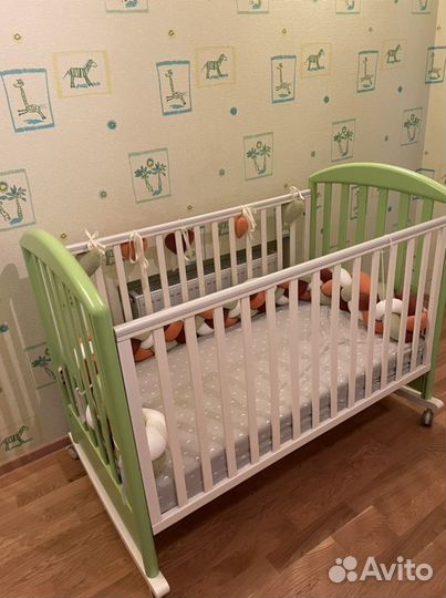 Детская кроватка