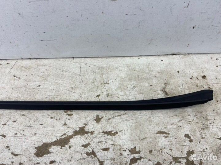 Молдинг лобового стекла правый Bmw X1 F48 2015
