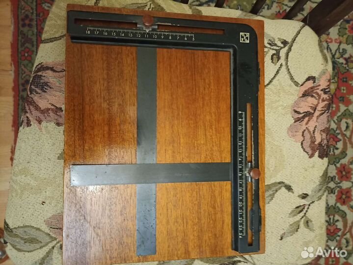 Столик для фотографий