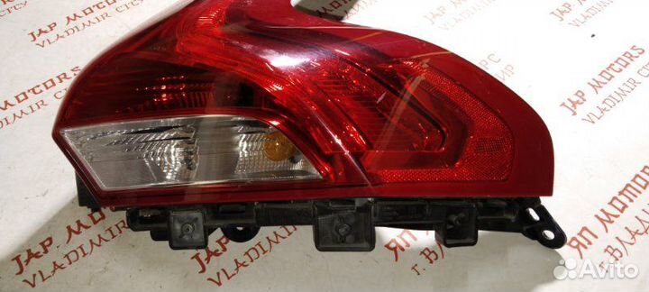 Фонарь задний правый Volvo V40 хетчбек B5204T9