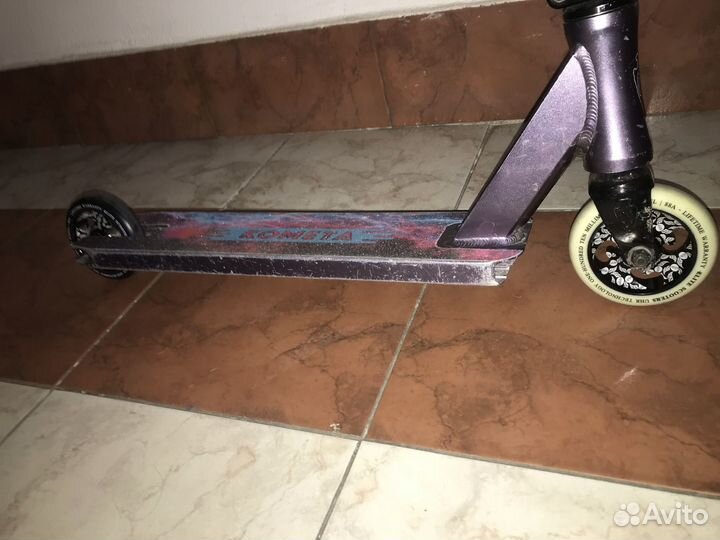 Трюковой самокат кастом в парк