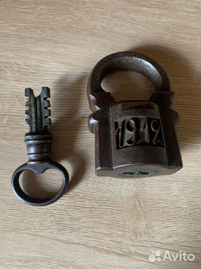 Старинный новестной замок 1912г