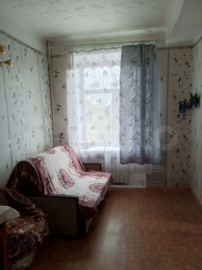 2-к. квартира, 42 м², 3/3 эт.