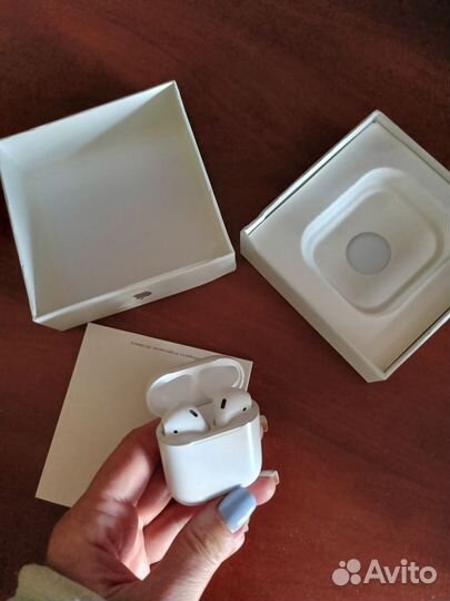 Беспроводные наушники apple airpods