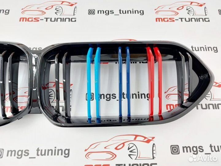 Решетка на BMW 2 Series F44 М2-Style+триколор