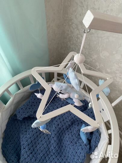 Мобиль в кроватку из фетра