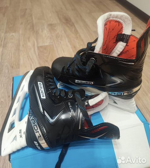 Хоккейные коньки Bauer