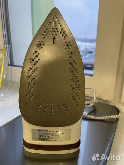 Утюг Maxwell