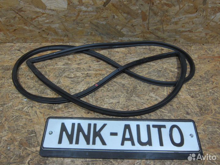 Уплотнитель передней правой двери Kia Ceed 2