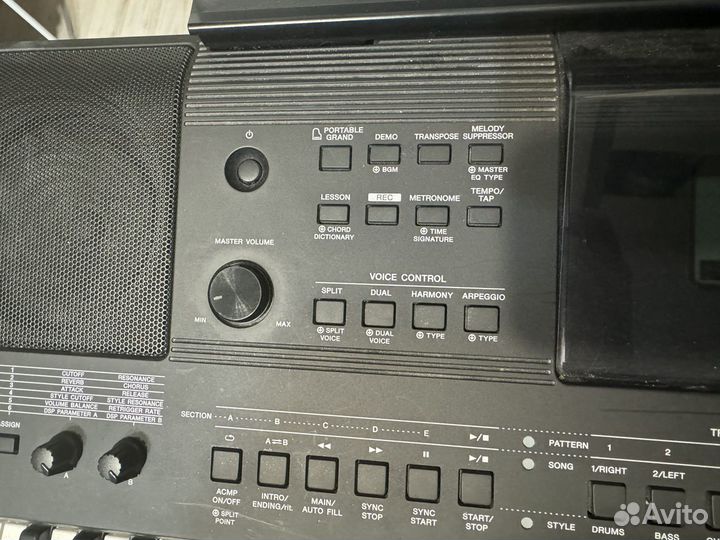 Синтезатор Yamaha PSR-E453 / PSR-EW400