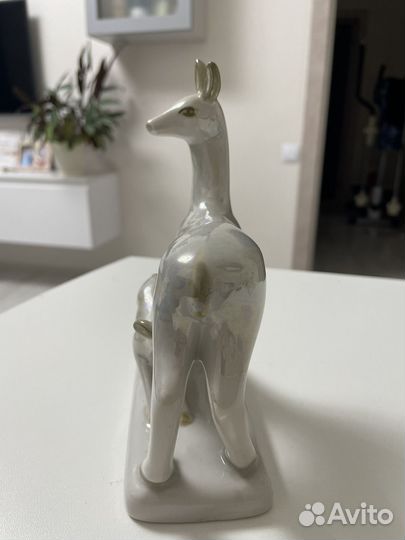 Фарфоровая Статуэтка Олениха и олененок СССР