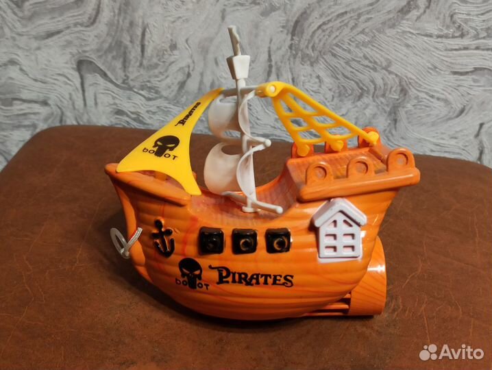 Пиратский корабль