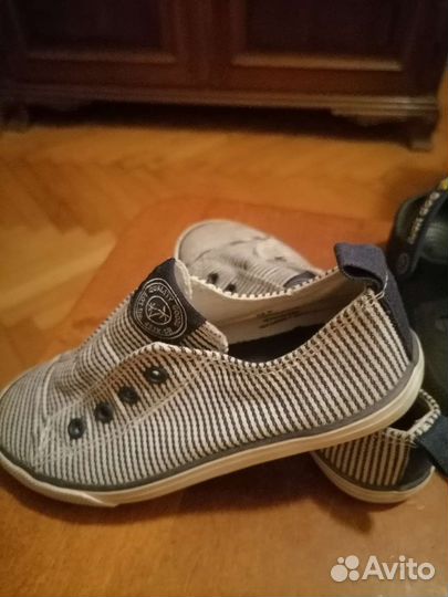 Вещи на 4 года. Кеды, шлепки, рубашки, джинсы