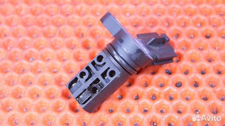 Датчик распредвала Nissan Wingroad GF-WFY11 QG15DE