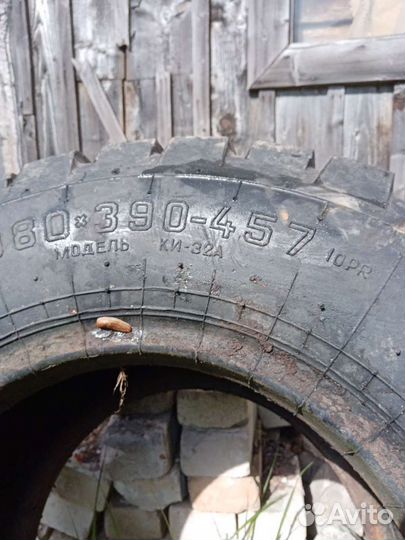 Accelera 651 2.25/4.5 R4