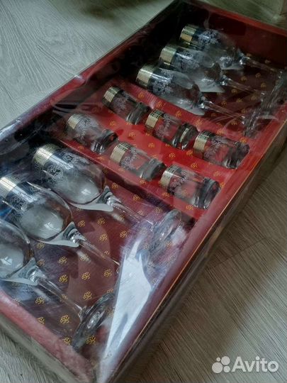 Набор из бокалов и стопок