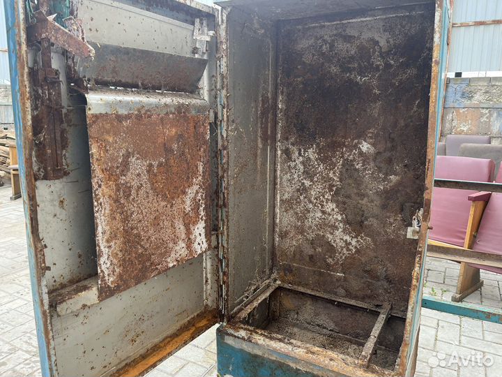 Газетный автомат СССР