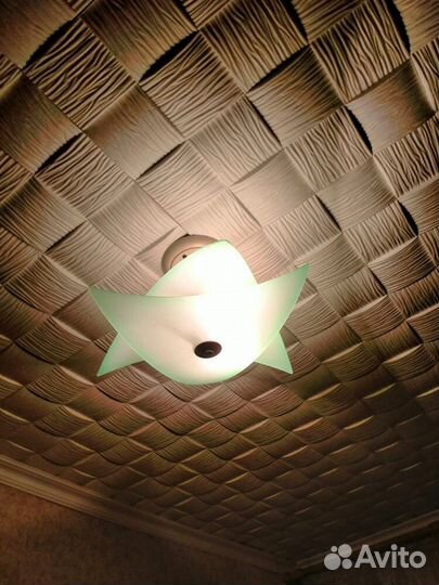 Люстра зеленая