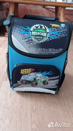 Рюкзак школьный