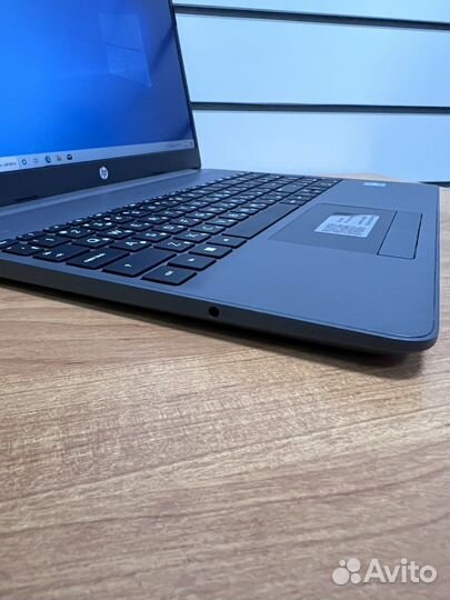 HP 250 G8 (2W8Z5EA)