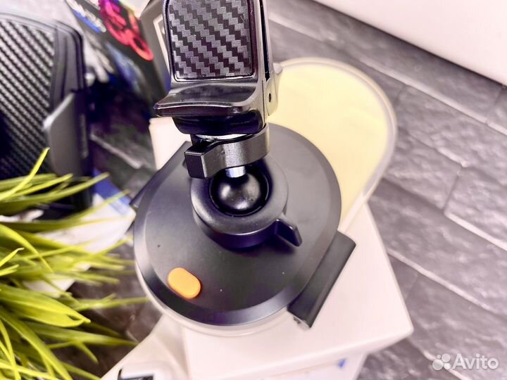 Надежный держатель для телефона в авто Defender