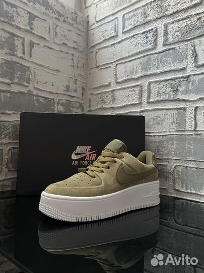 Женские кроссовки Nike Air Force 1