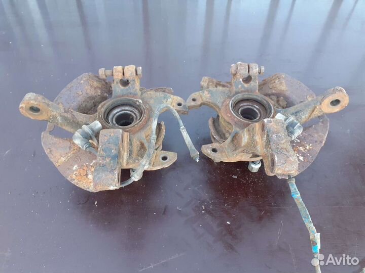 Кулак поворотный Мазда 323 f 94-98 г.в