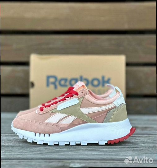 Женские Кроссовки Reebok Classic Розовые