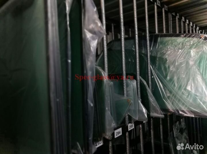 Стекло лобовое Нижнее caterpillar (новая кабина)