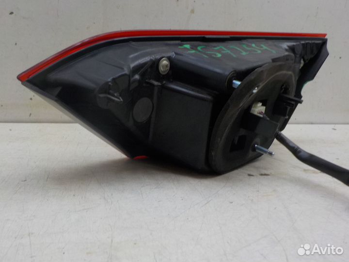 Б/У Фонарь задний левый внутренний Toyota Camry