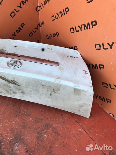 Крышка багажника Toyota Allion ZZT240 1ZZ-FE