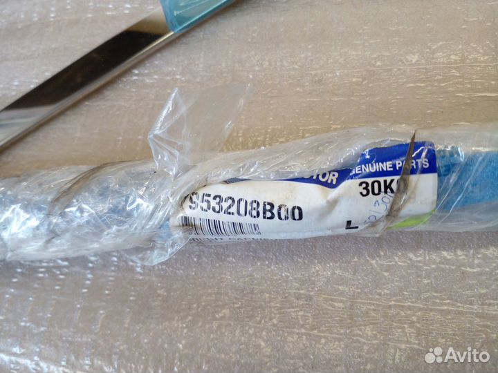 Хромированный молдинг двери SsangYong Rexton 2008г