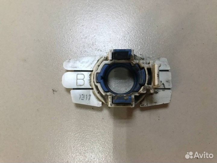 Кронштейн датчика парковки с накладкой