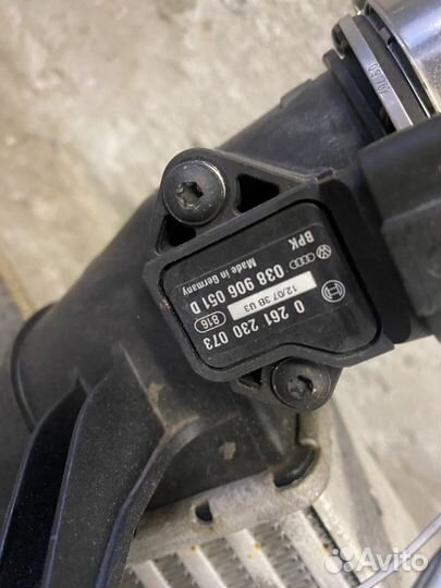 Интеркулер Audi A4 B7 левый турбо