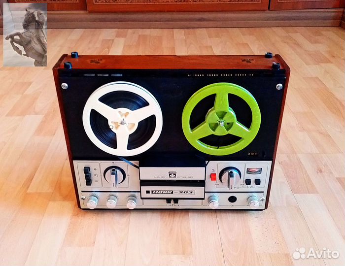 Катушечный магнитофон Маяк-203 (СССР)