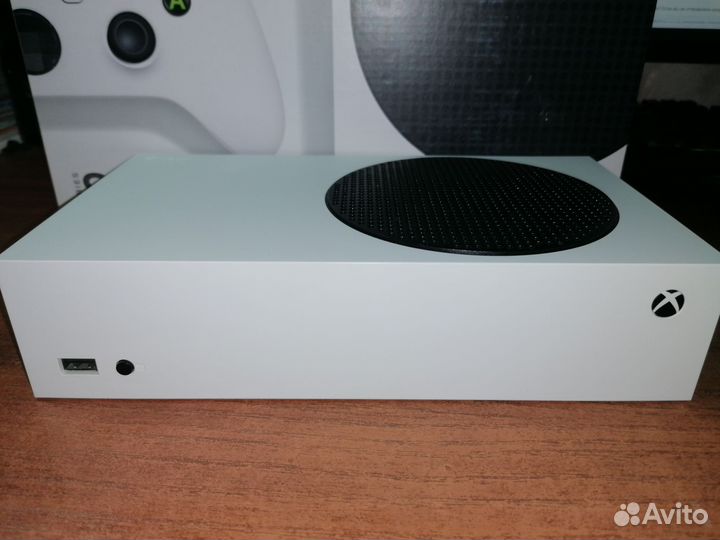 Игровая приставка Xbox series s