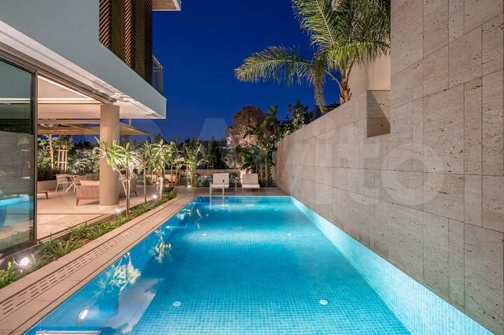 Дом 250 м² на участке 9,5 сот.